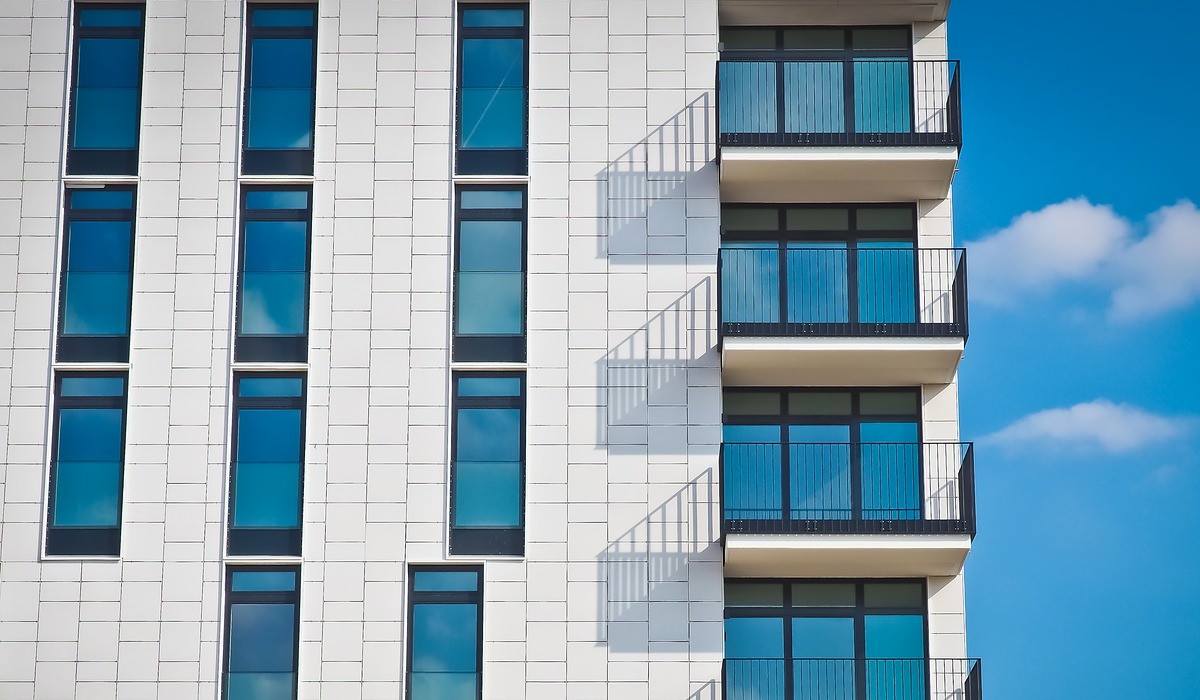 <br />
<b>Warning</b>: Undefined property: stdClass::$img_alt_tag in <b>/var/www/vhosts/gayjournal.de/httpdocs/GJ5/modules/mod_uk_grid/tmpl/default.php</b> on line <b>64</b><br />